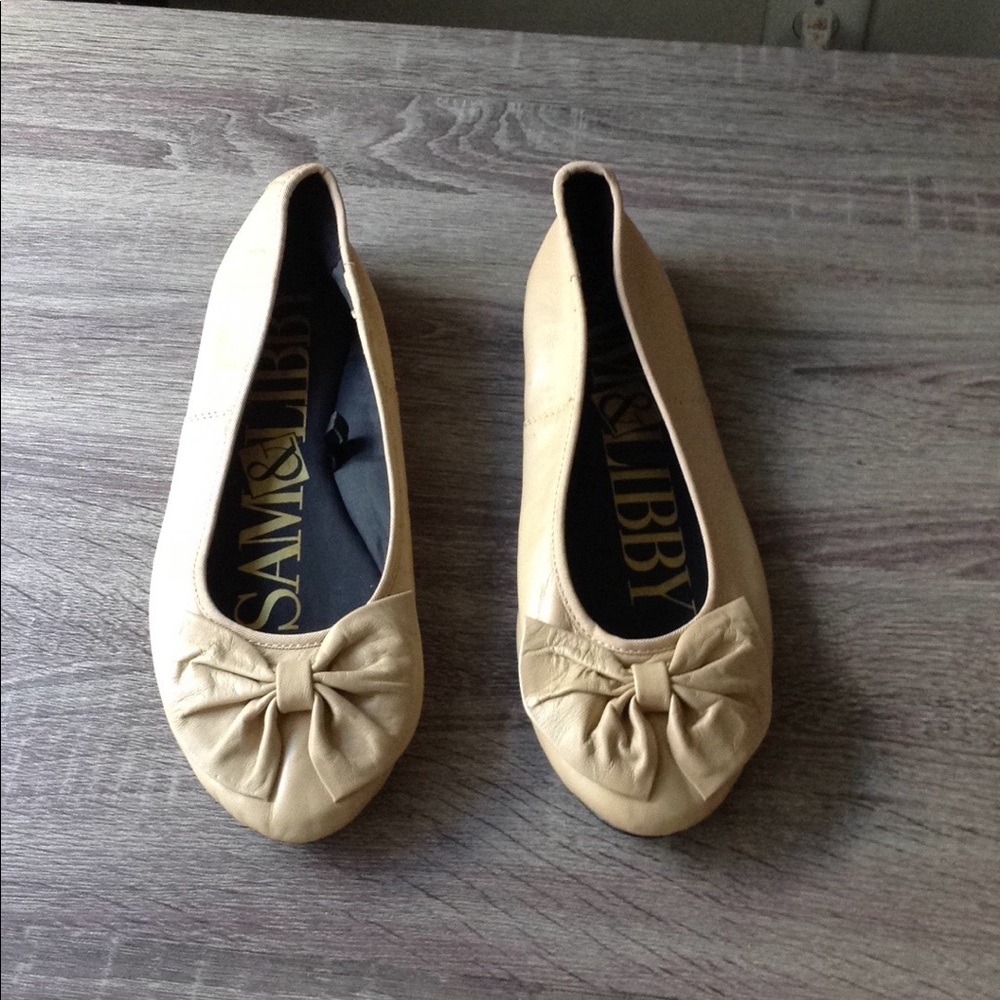 NWOT Sam&Libby Bow Flat